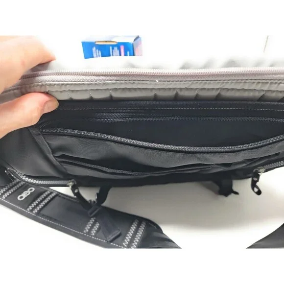 OGIO Monaco Laptop Notebook Messenger Shoulder Bag Black Padded Zip Pockets New - Picture 8 of 9